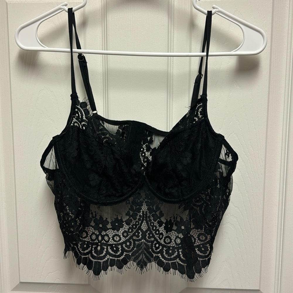 Cropped eyelash lace top black